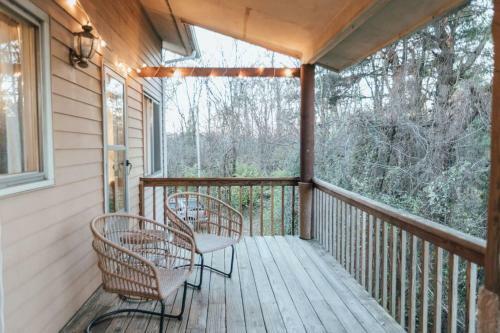 Apartamento Stylish Elegant Getaway King Bed Deck Views