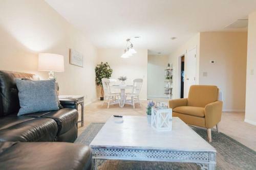 Apartamento Stylish Elegant Getaway King Bed Deck Views