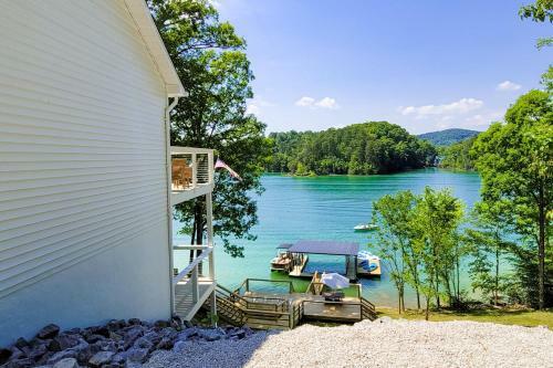 Lakin' It Easy