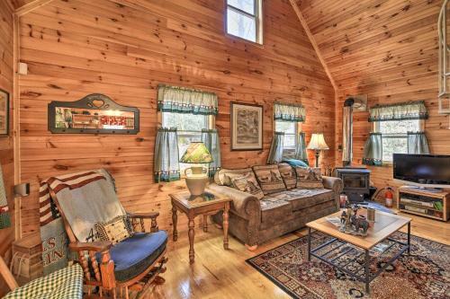 Peaceful Cabin With Fire Pit On Cross Creek Ranch!