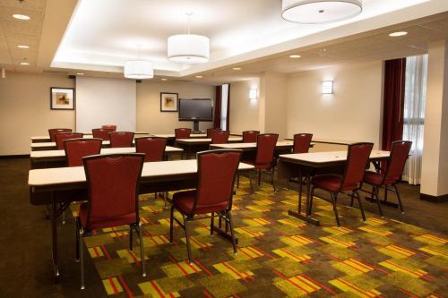 Hotel Drury Inn & Suites Charlotte University Place