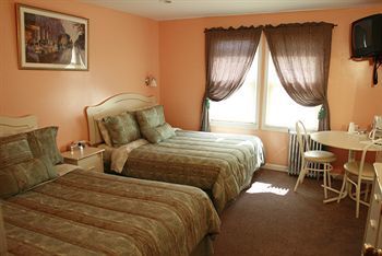 Jones Beach Hotel