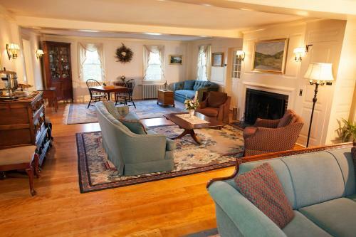Bed & Breakfast Adair Country Inn & Restaurant