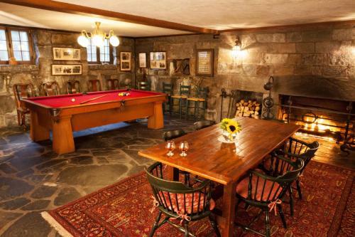 Bed & Breakfast Adair Country Inn & Restaurant