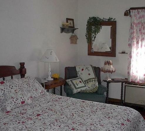 Posada La Perla At Gregory House Country Inn & Restaurant