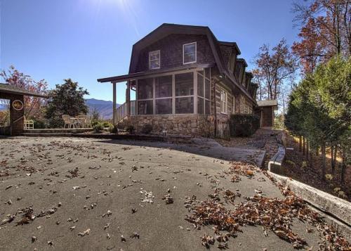 Far Horizons #416 By Aunt Bug's Cabin Rentals