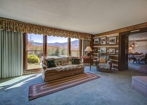 Far Horizons #416 By Aunt Bug's Cabin Rentals