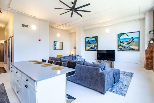 Apartamento Spacious Sterchi Loft Getaway- Downtown Getaway