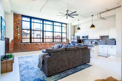 Apartamento Spacious Sterchi Loft Getaway- Downtown Getaway