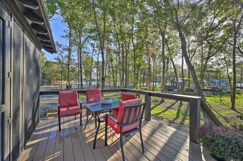 Tranquil Tiny Home With Fire Pit And Lake Access!