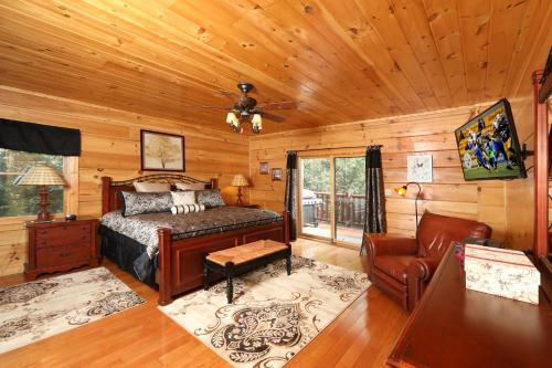 Majestic Manor Cabin
