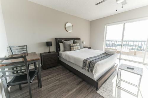 Apartamento Relaxing Getaway On Main Street Pool
