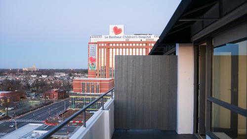 Cozy Downtown High-rise Luxury Apartments