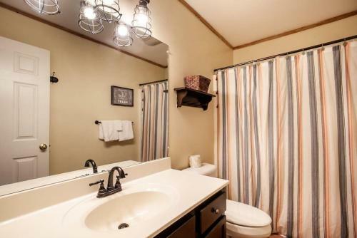 Laurel Valley Charmer With Grill And Golf Course Access