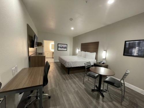 Hotel Palace Inn Blue - Garth Rd