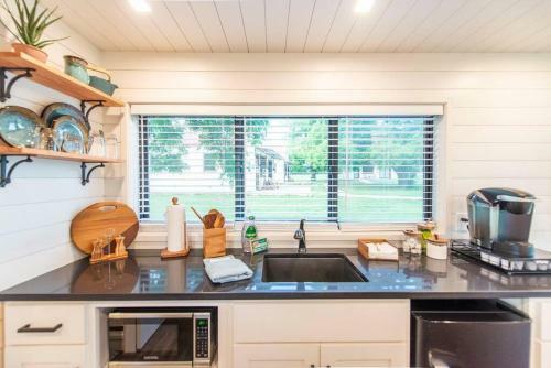 New The Brazos-tiny Home 12 Min To Downtown