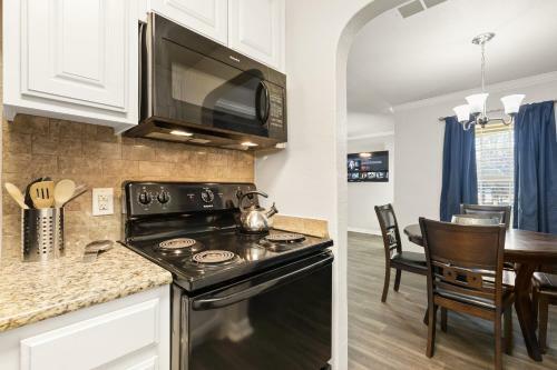 *double Apartment*spacious Units*heart Of Arlington