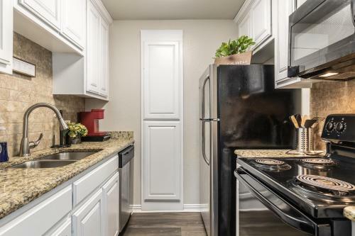 *double Apartment*spacious Units*heart Of Arlington