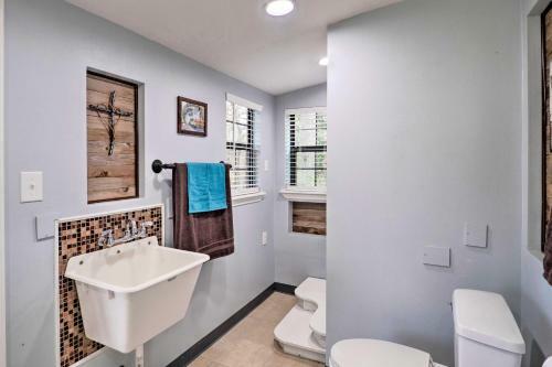 Lakefront Burkeville Gem With Boathouse And Dock!