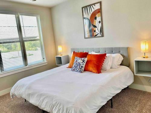 Immaculate Apartment W/king Bed &resort Style Pool