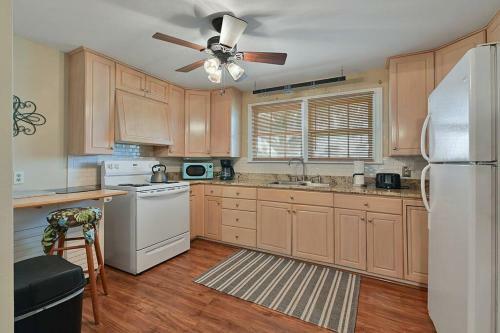 Spacious 4-bedroom Home W/ Beautiful Garden