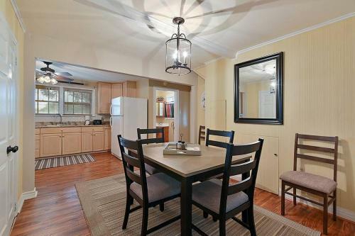 Spacious 4-bedroom Home W/ Beautiful Garden