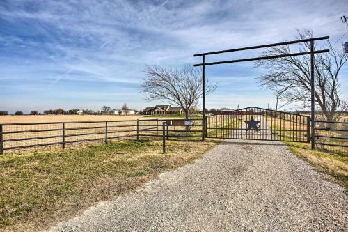 Luxurious Celina Villa On 10 Acres With Pool!