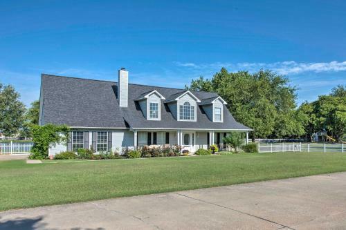 Lovely Celina Home With Patio And Views On Lake!