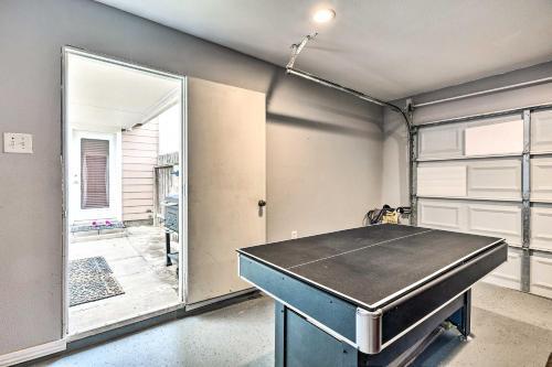 Family-friendly Conroe Home With Patio And Grill!