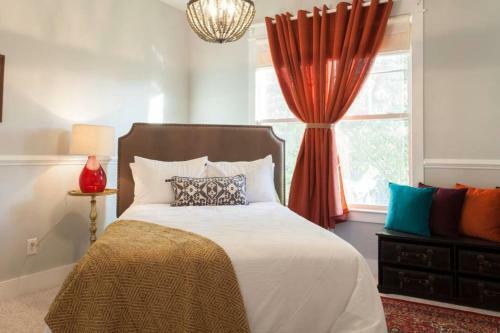 Charming 4bd Bohemian East Nashville Home