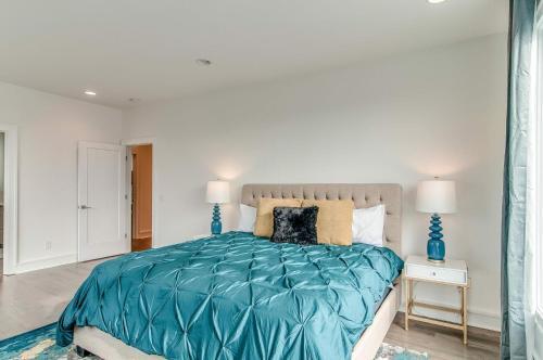 4 Connecting Condos - Sleeps 32 To 36 - Firepits - Garages - Rooftops Decks - Great Views - Security
