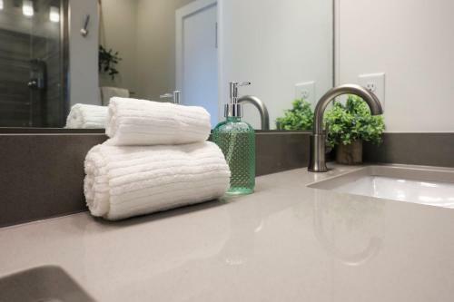 Apartamento Picturesque Townhome - Sunset Skyline - Sleeps 10!