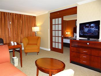Crowne Plaza Hotel Monroe South Brunswick