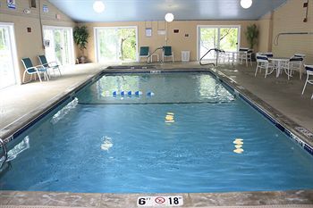 Hotel Hampton Falls Inn