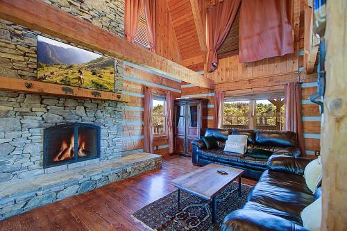 Stunning Cabin: 7 Acres, 360 Views, 20min To Park!