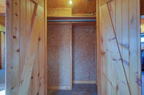 Stunning Cabin: 7 Acres, 360 Views, 20min To Park!