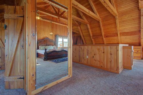 Stunning Cabin: 7 Acres, 360 Views, 20min To Park!