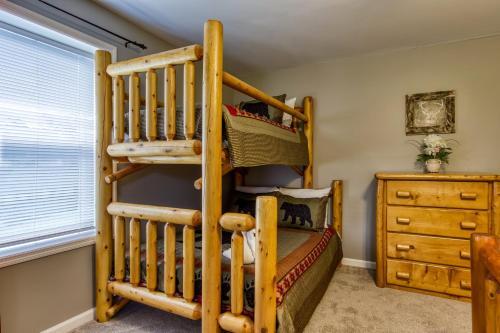 Apartamento Fun & Games By Honeybearcabins 2br/1ba Sleeps 7