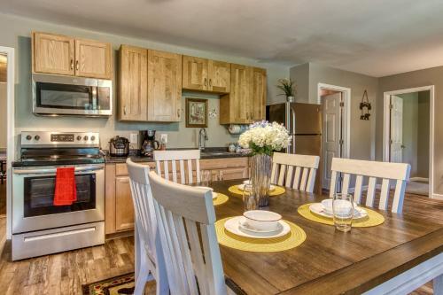 Apartamento Fun & Games By Honeybearcabins 2br/1ba Sleeps 7