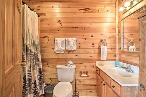 Sevierville Cabin With Boat Launch And Hot Tub!