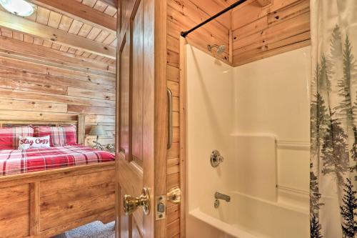 Sevierville Cabin With Boat Launch And Hot Tub!