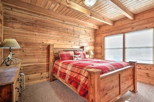 Sevierville Cabin With Boat Launch And Hot Tub!