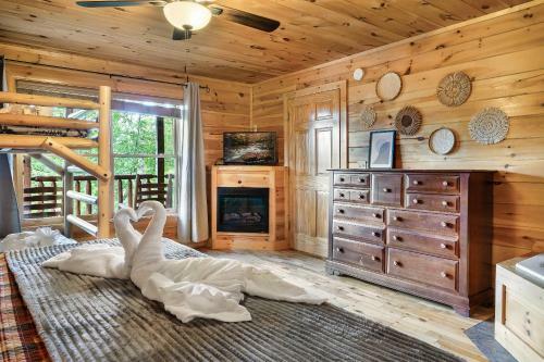 Timberwolf Vista W Hottub Pool Resort View
