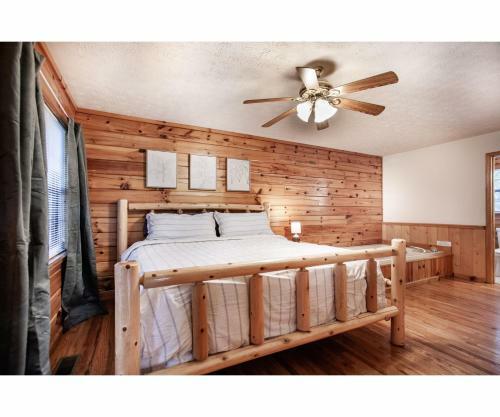 Treeside Retreat - Game Rm, Hottub, Community Pool