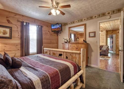 Magnolia Bearadise #311 By Aunt Bug's Cabin Rentals