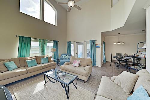 Village Townhomes On The Greens
