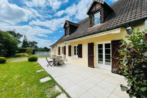House In A Green Setting With Swimming Pool