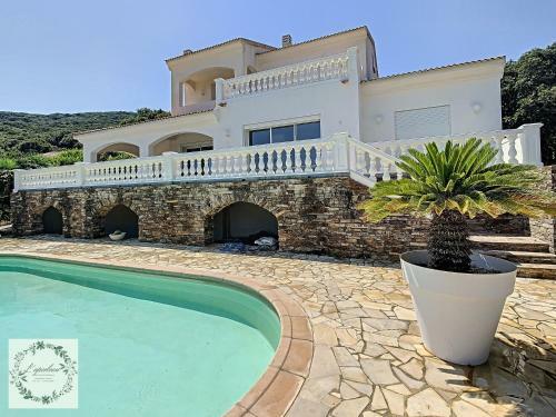 Hotel Seaview Villa Marlau