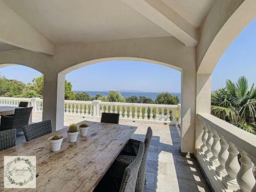 Hotel Seaview Villa Marlau