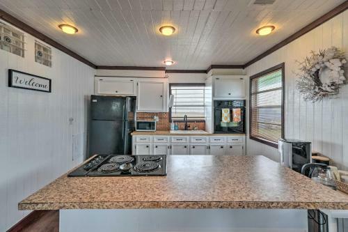 Apartamento Coastal Cottage - 3 Blocks To Surfside Beach!